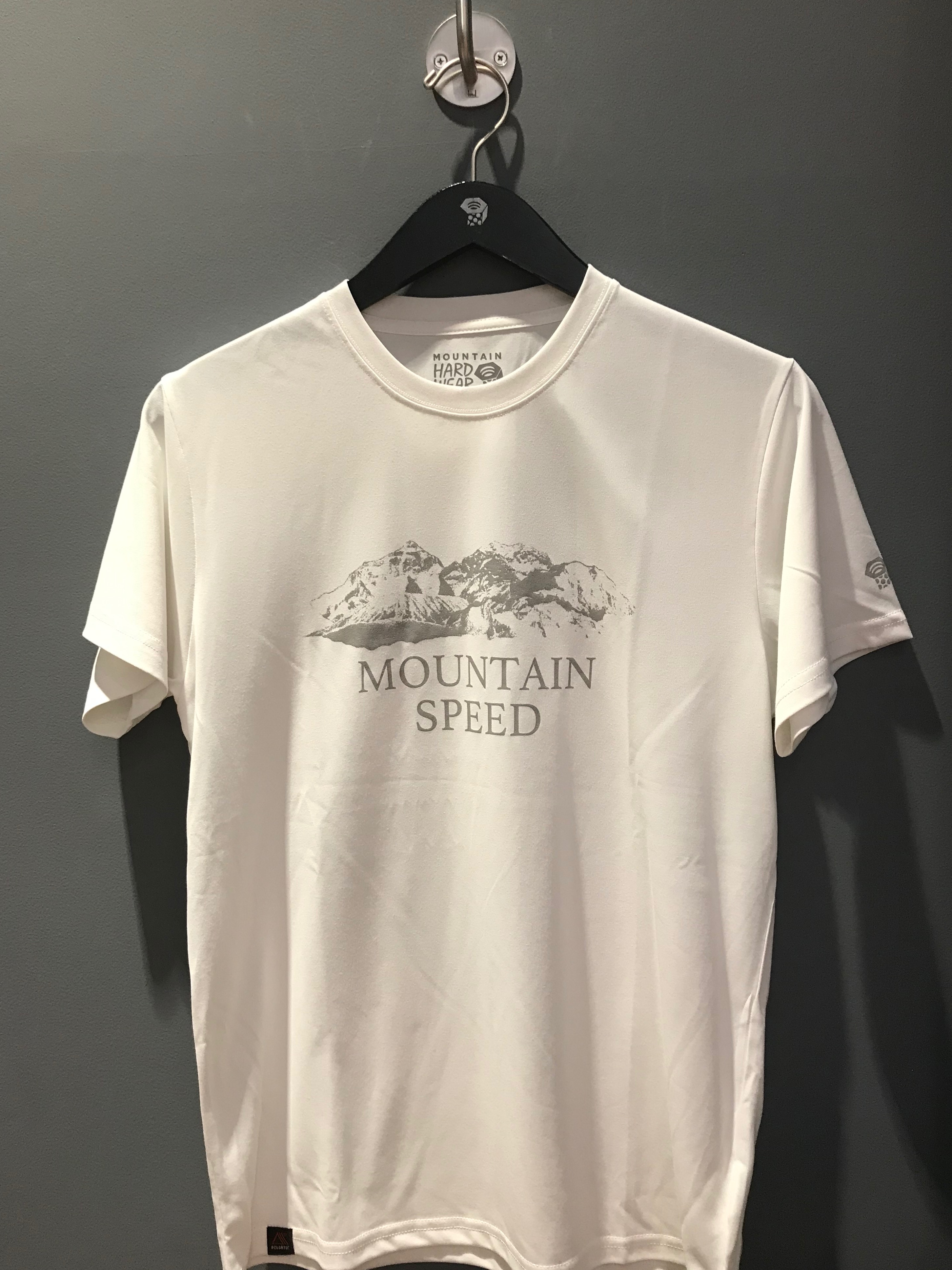 通販でクリスマス 抜群の速乾性があるTシャツ❗️｜マウンテンハードウェア トップス